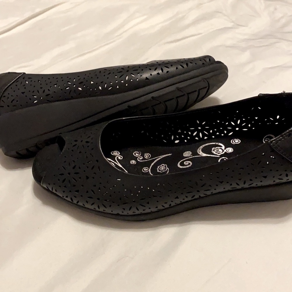 Bare traps women’s casual shoes